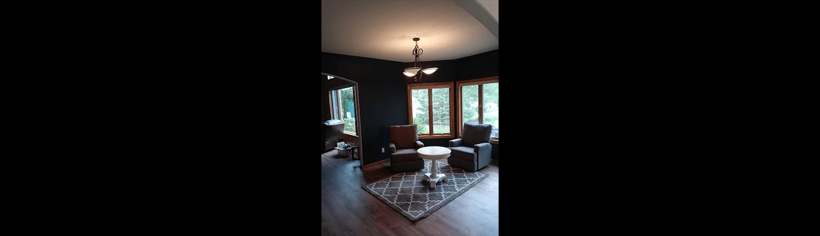 Seamless wall painting